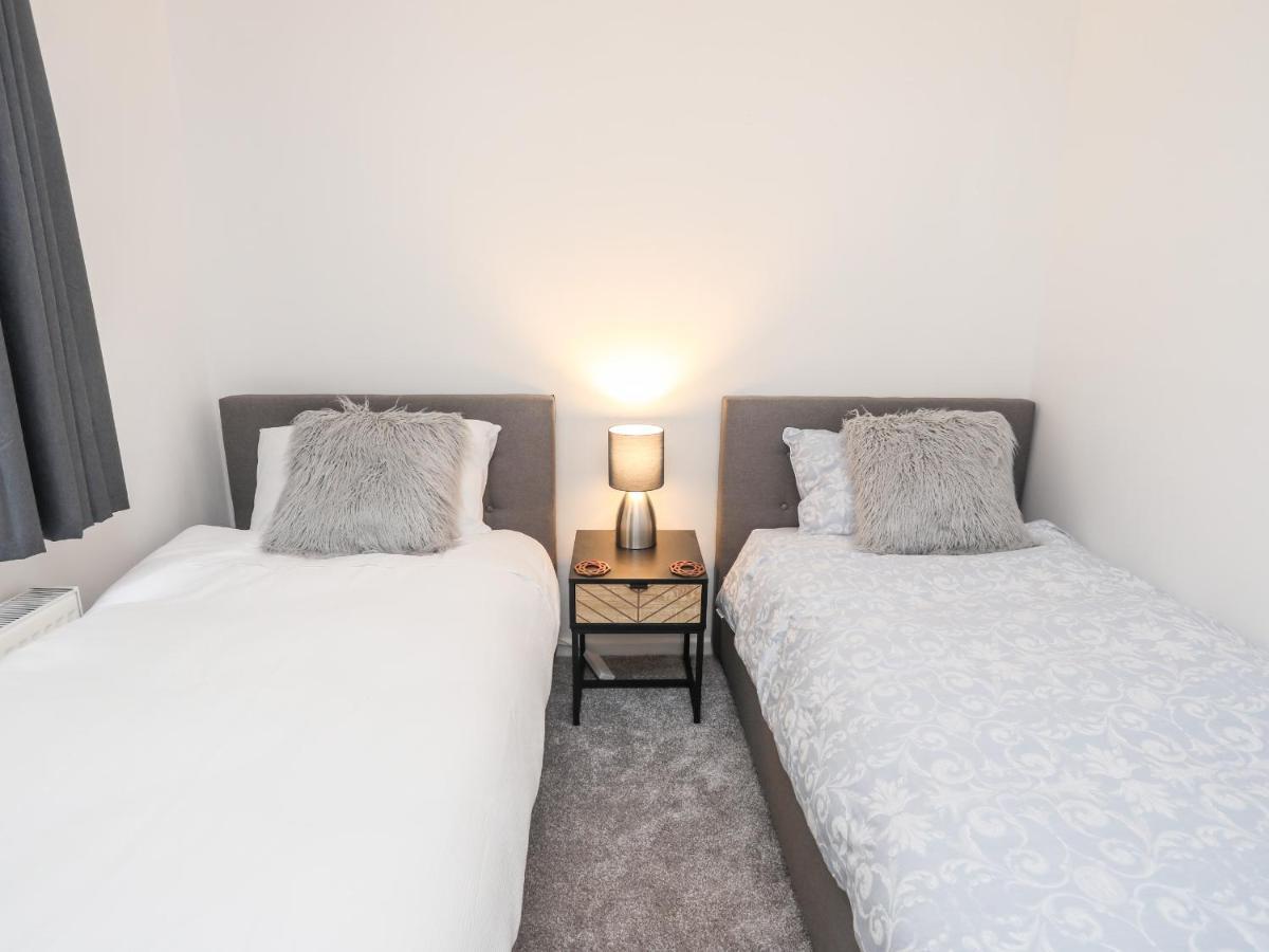 Апартаменты 39 Alwen Drive Рос-он-Си Экстерьер фото